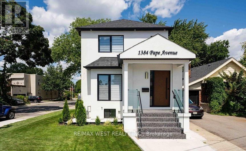 1384 PAPE AVENUE|Toronto (Broadview North), Ontario M4K3W9