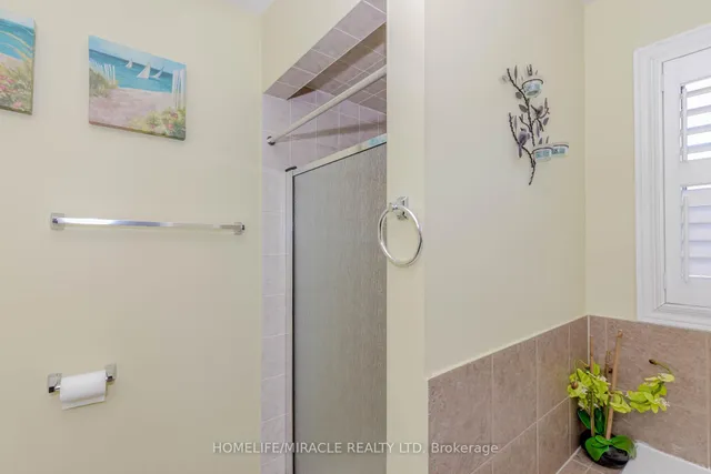 Additional image 33 of 27 Fossil St