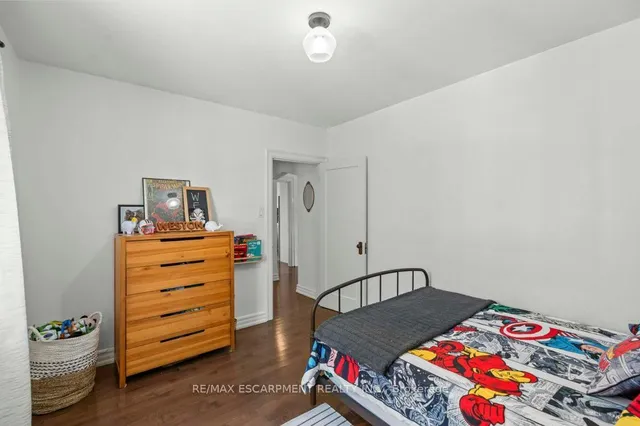 Additional image 22 of 103 Cameron Ave