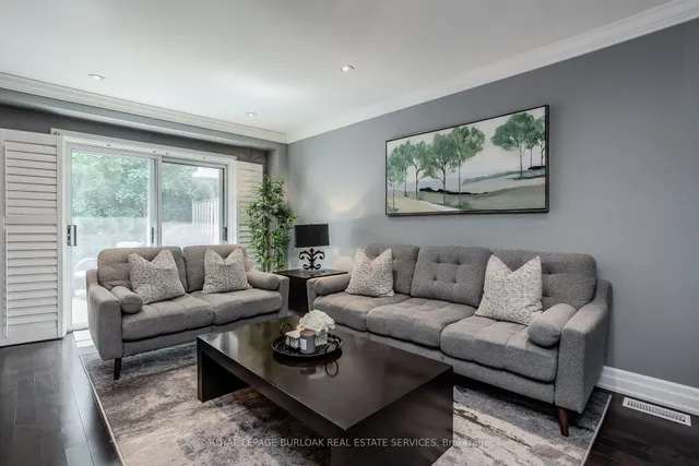 Additional image 20 of 447 Woodview Rd Unit 3