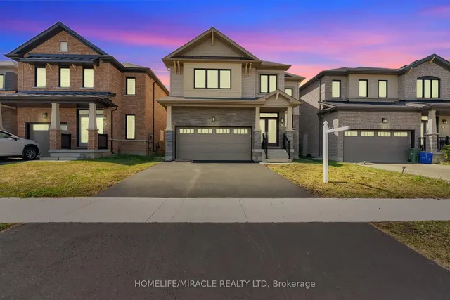 23 Royal Coachman Way