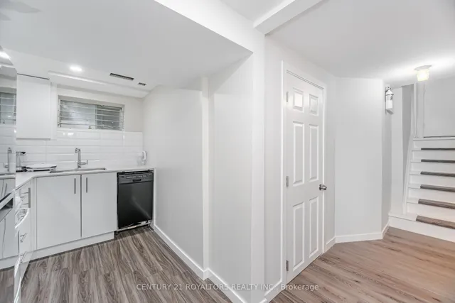 Additional image 38 of 32 Farmington Dr