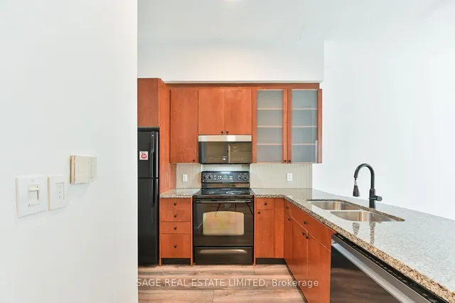 Additional image 5 of 1005 King St Unit 103
