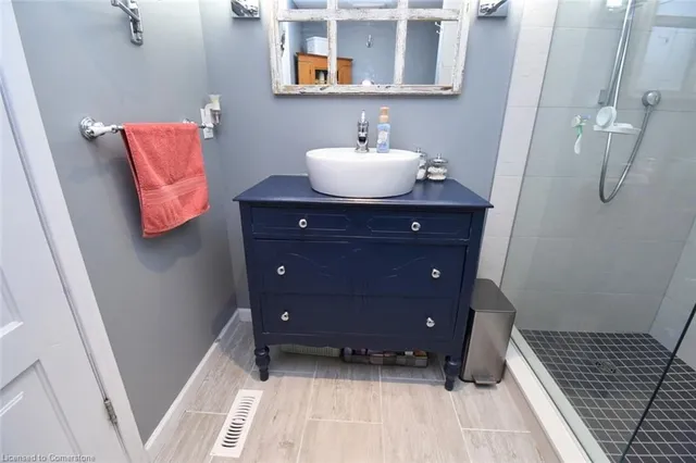 Additional image 42 of 662 Old Dundas Rd