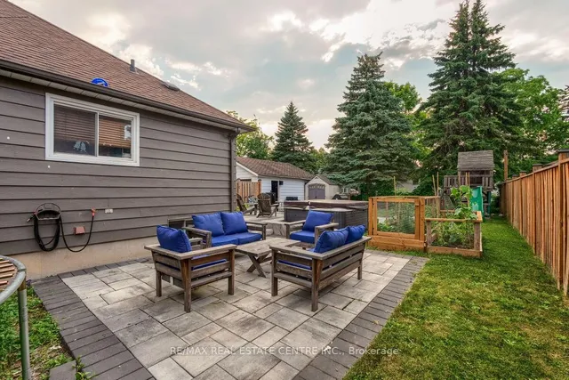 Additional image 43 of 33 MILES St