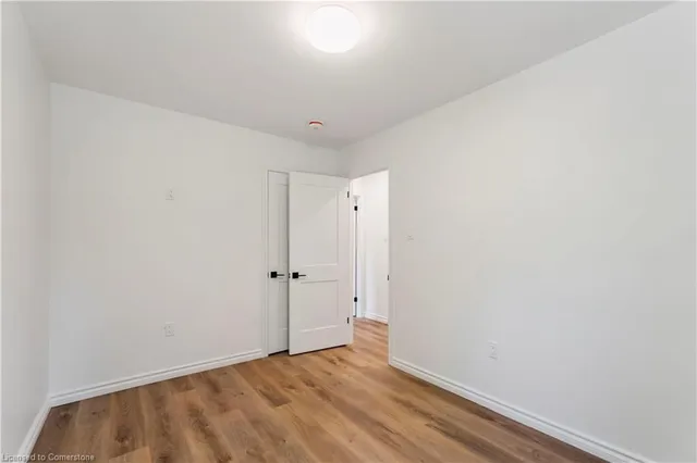 Additional image 19 of 387 Weir St