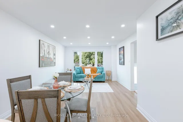 Additional image 9 of 3594 Laddie Cres