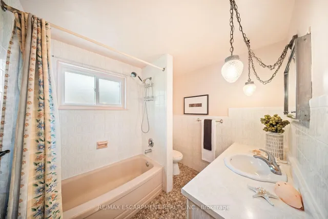 Additional image 26 of 1065 Franconia Dr