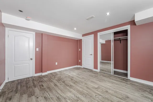 Additional image 46 of 6 Baccarat Cres