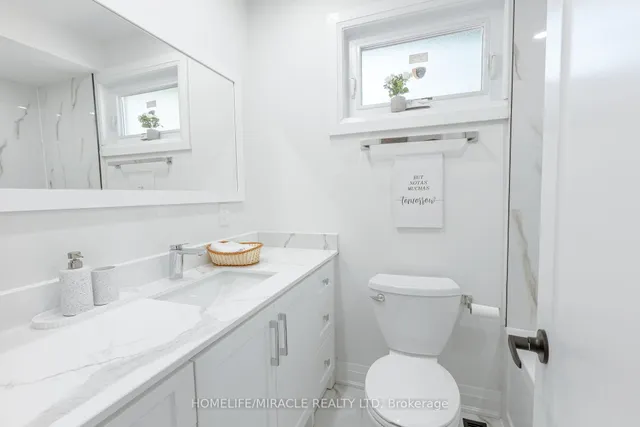 Additional image 29 of 3594 Laddie Cres