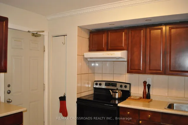 Additional image 3 of 66 Bushwood Crt