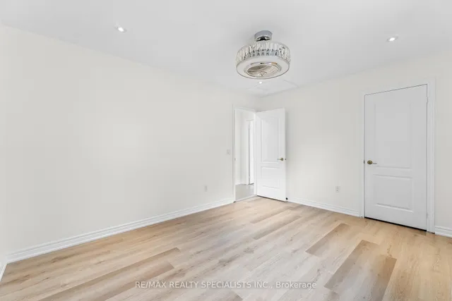 Additional image 33 of 16 Banks Dr