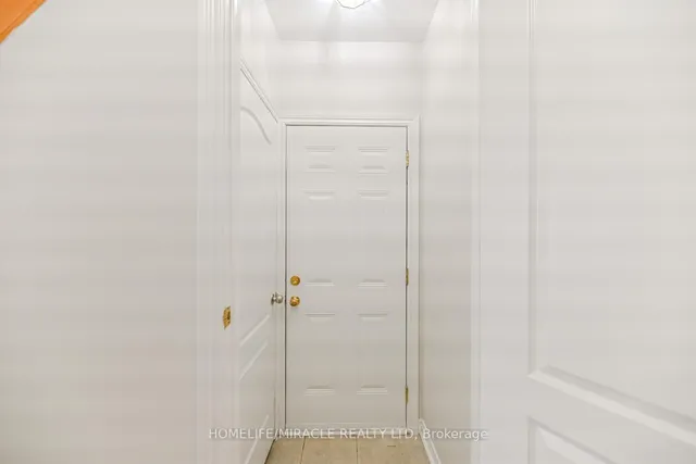 Additional image 47 of 40 Janda Crt