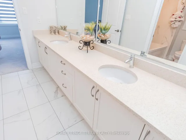 Additional image 30 of 114 Folgate Cres