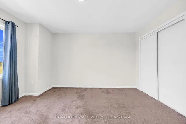 Additional image 33 of 23 Royal Coachman Way