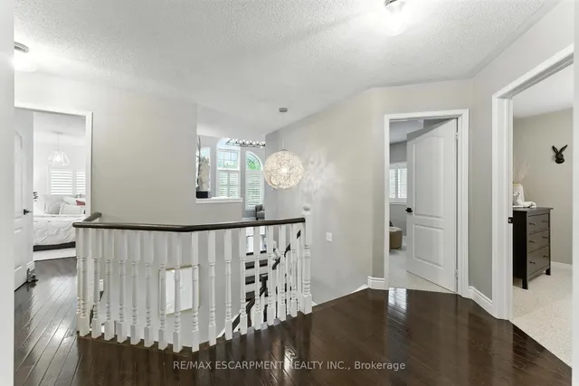 Additional image 19 of 2484 Whitehorn Dr