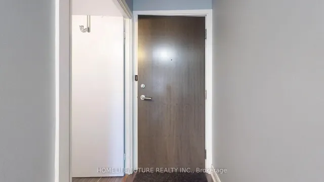 Additional image 32 of 135 Village Green Sq Unit 219