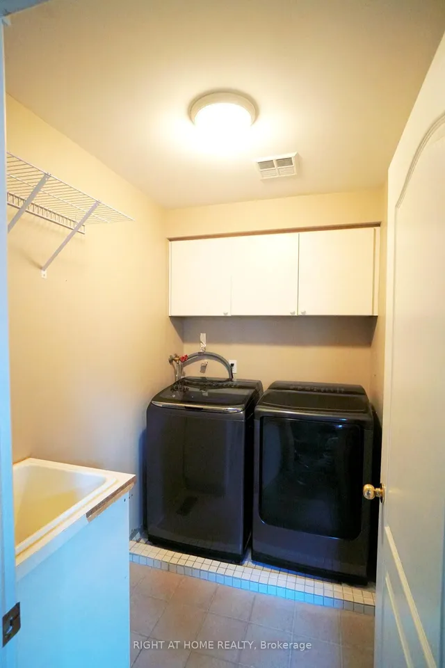 Additional image 15 of 377 Turnberry Cres