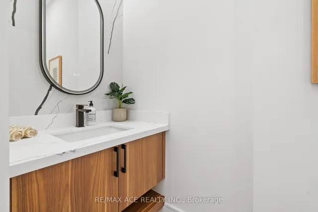 Additional image 17 of 122 Warden Ave