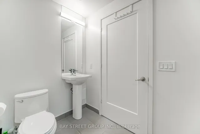 Additional image 17 of 135 Lower Sherbourne St Unit 665B