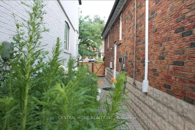 Additional image 17 of 226 Donlands Ave