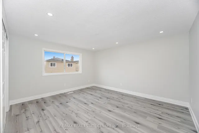 Additional image 35 of 76 Moffatt Ave