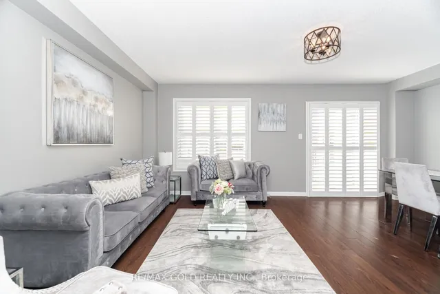 Additional image 3 of 6 Rouge St