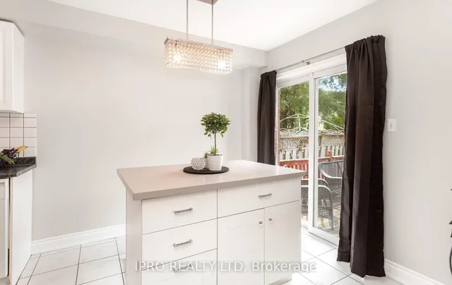 Additional image 17 of 116 Lake Louise Dr