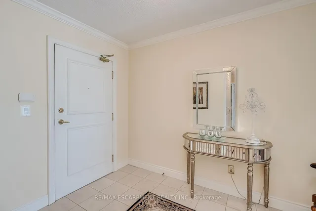 Additional image 5 of 442 Maple Ave Unit 609