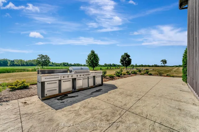 Additional image 47 of 8301 Leeming Rd