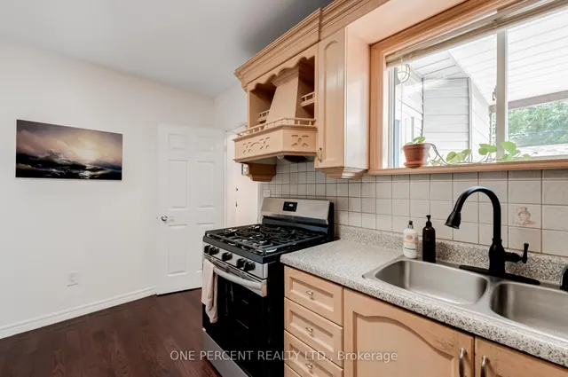 Additional image 12 of 143 Silverthorn Ave