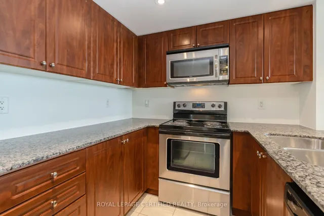 Additional image 10 of 9 George St Unit 813