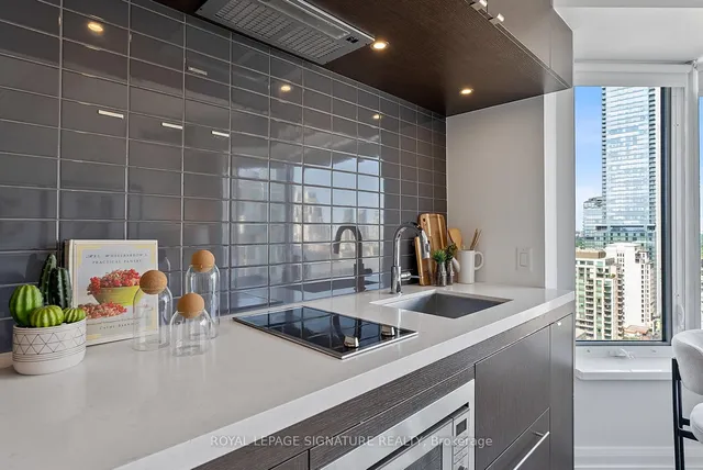 Additional image 13 of 155 Yorkville Ave Unit 2706