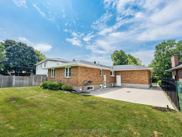 Additional image 27 of 125 Decarie Circ