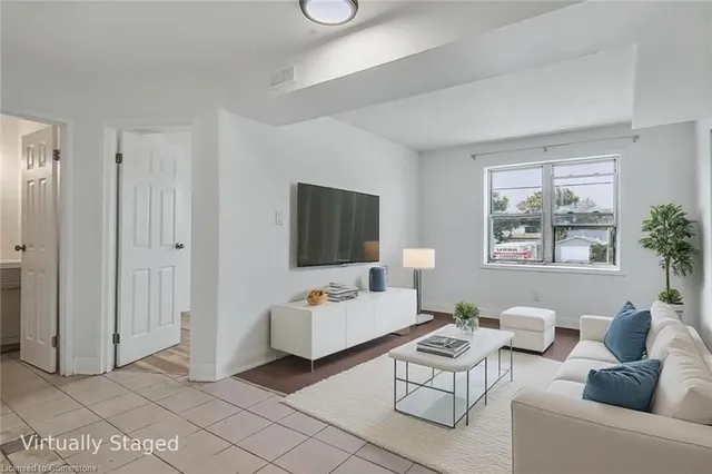 Additional image 3 of 897 Barton St