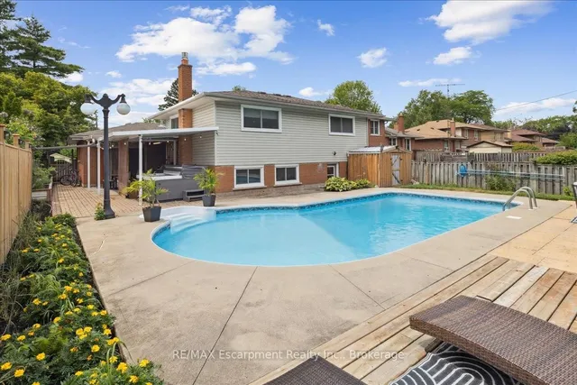 Additional image 40 of 755 Parker Cres