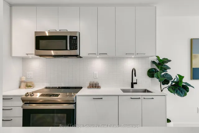 Additional image 20 of 40 Ed Clark Gdns Unit TH 22