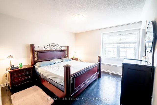 Additional image 22 of 8 Metro Cres