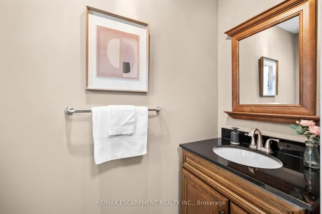 Additional image 2 of 610 Barton St Unit 12