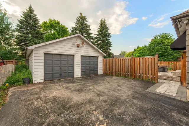 Additional image 50 of 33 MILES St