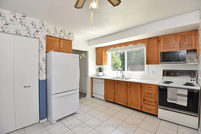 Additional image 21 of 552 Hull Crt