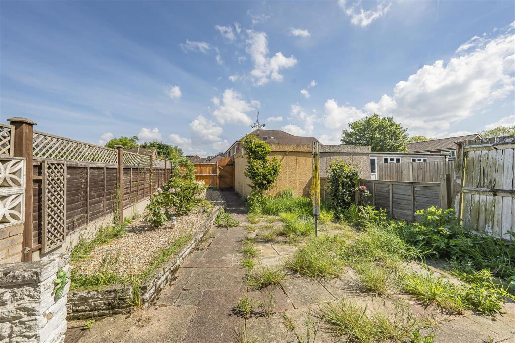 Additional image 12 of Maplefield, Park Street, St. Albans