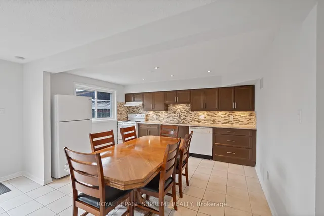 Additional image 30 of 28 Clubhouse Crt