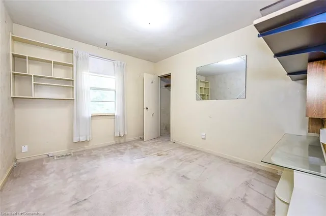 Additional image 23 of 18 Sullivan's Lane