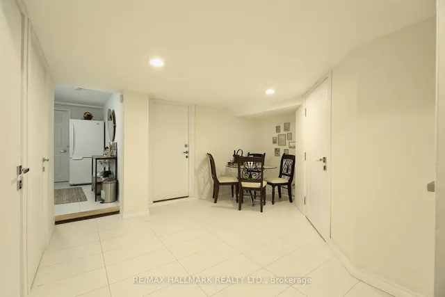 Additional image 30 of 38 Santa Barbara Rd