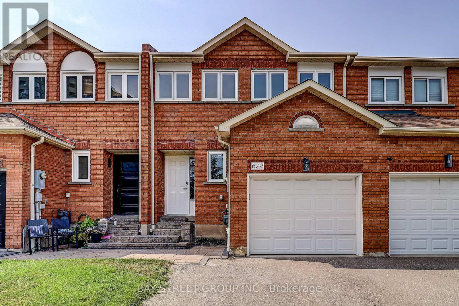 679 CONSTELLATION DRIVE|Mississauga (Hurontario), Ontario L5R2V9