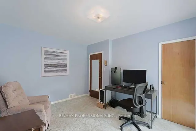 Additional image 20 of 10 Golfwood Hts