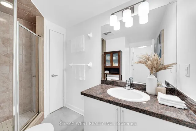 Additional image 26 of 2067 Lake Shore Blvd Unit 202