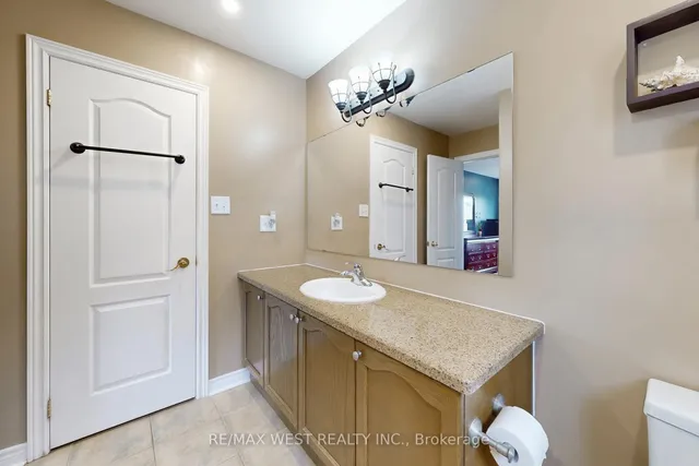 Additional image 30 of 6 Igloo Tr