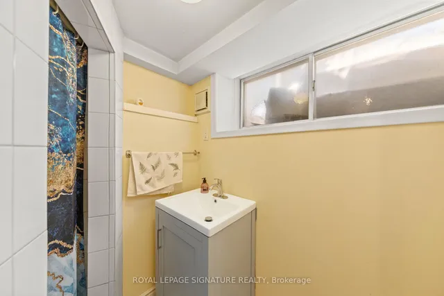 Additional image 30 of 2 Guytoi Crt